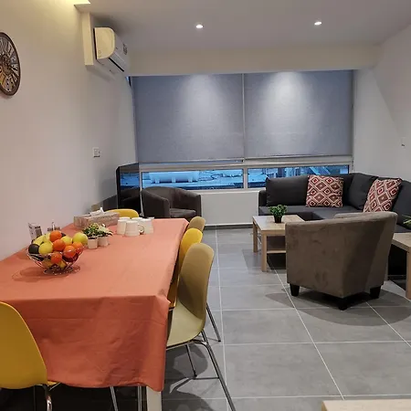 Martins 3 Bedroom Flat Διαμέρισμα